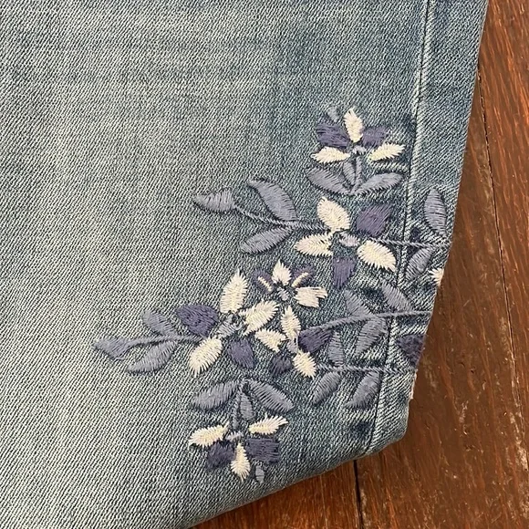 Talbots Flawless Floral Embroidery Girlfriend Jeans - Picture 2 of 8